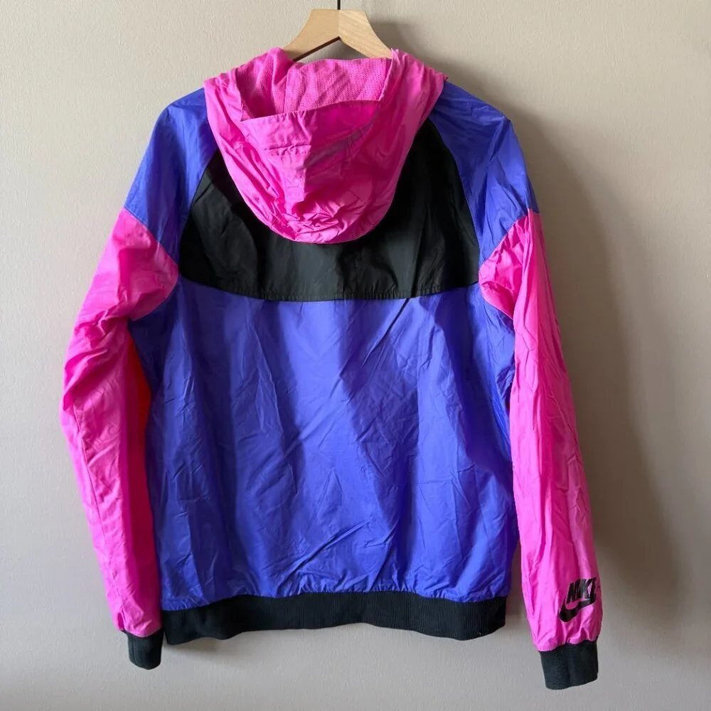 Men's L Nike Sportswear Heritage Windrunner Jacket